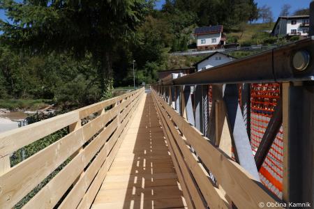 Začasni most v Stranjah povezal levi in desni breg Kamniške Bistrice (5)